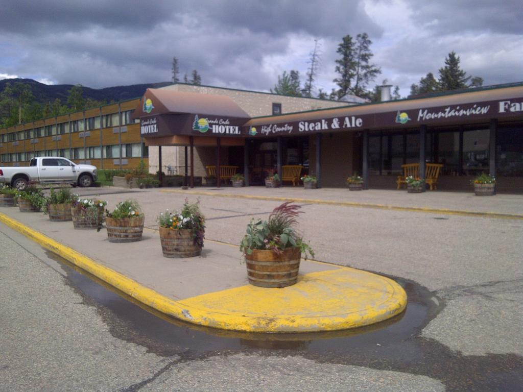Grande Cache Hotel Экстерьер фото